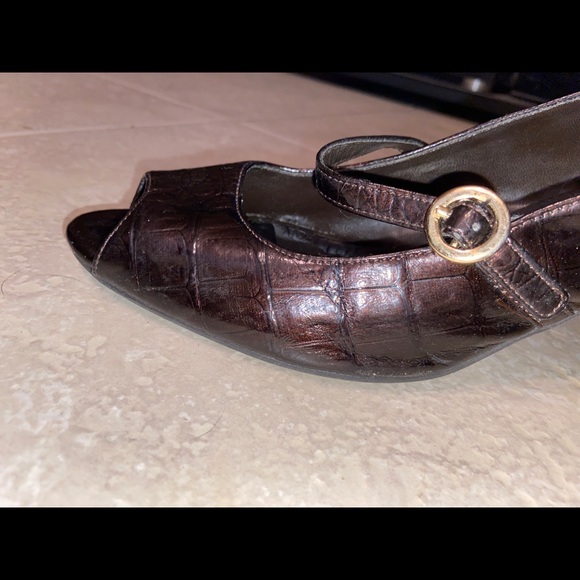 Brown heels - Picture 5 of 10